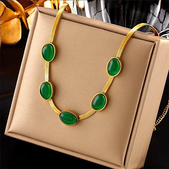 Agate Gold Plated Emerald Snake Herringbone Charm Pendant Necklace - Picture 9 of 10